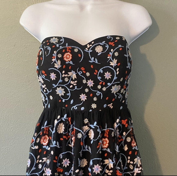 Mod Cloth Floral Embroidered Maxi Dress Size XS - Picture 2 of 7